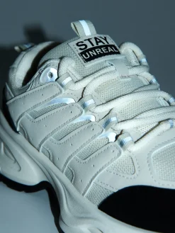 Cropp Sneakersy*Beżowe sneakersy z odblaskowymi elementami beżowy