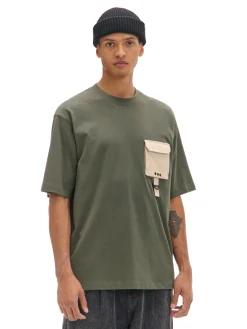 Cropp Koszulki*Ciemnozielona koszulka z kieszenią zielony