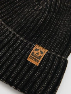 Cropp Czapki*Czarna czapka beanie z naszywką czarny
