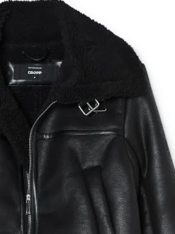 Cropp Kurtki, Płaszcze|Kożuszki, Futerka*Czarna kurtka biker z kożuchem czarny