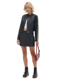 Cropp Spódnice*Czarna spódniczka mini z imitacji skóry czarny