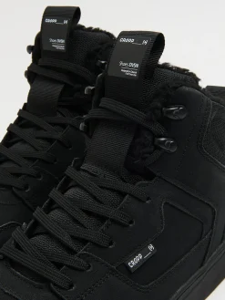 Cropp Sneakersy|Za Kostkę*Czarne sneakersy ze sztucznym barankiem czarny