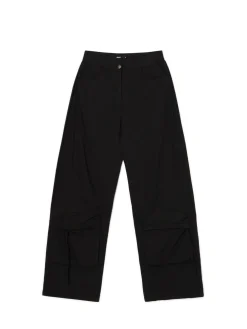 Cropp Spodnie*Czarne spodnie z kieszeniami cargo czarny