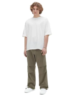 Cropp Spodnie*Oliwkowe spodnie parachute z paskiem zielony