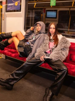 Cropp Spodnie*Spodnie straight z imitacji skóry czarny