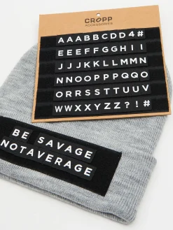 Cropp Czapki*Szara czapka z personalizowanym napisem jasnyszary