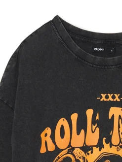 Cropp Koszulki, Topy*Szara koszulka z nadrukiem kości szary